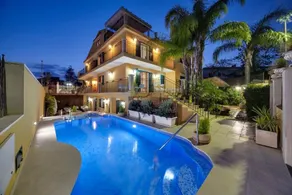 Appartement 'Athena In Villa' avec piscine partagée, Wi-Fi et climatisation - Image 1
