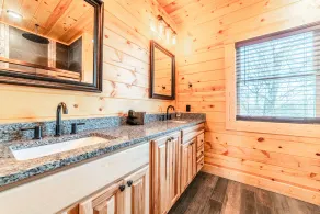 Majestic Oasis - Stunning views, hot tub, fireplace, outdoor fire pit,  Wi-Fi - Image 5