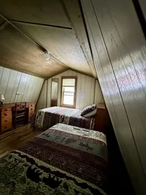 Bear Creek Lodge, Lakeside Cottage - Image 3