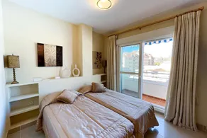 Appartement de 2 chambres à coucher à seulement 150 m de la plage de Sabinillas - Image 5