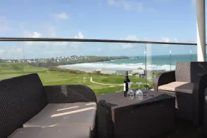 Sea View of Fistral Beach and Golf Course, 9 Pearl Apartments - Image 5