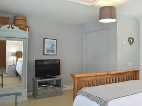 2 bedroom accommodation in Horton, near Ilminster - Image 3
