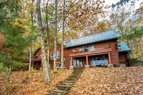 Spiderlake Retreat Log Cabin LakeHouse w/private Pier 4BR 3BA - Image 2