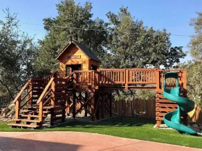 Waterfall Lodge near Yosemite. Playground, Hot Tub - Image 3