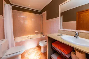 Appartement 'Na Forana' avec Wi-Fi, A/C, Terrasses et Jardin - Image 3