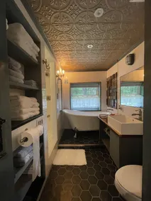 Your own private Pine House! - Image 4