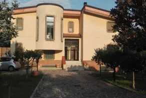 Villa Enza omgivet af grønne områder - Image 5