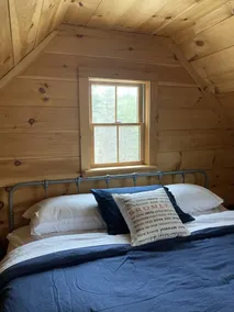 Cheerful Tiny Cabin hideaway near hiking, skiing & snowmobiling in small town VT - Image 4