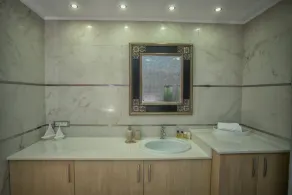 6 bedrooms villa next to the beach  sleeps 12 - Image 2