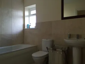 In the centre of Burnham on Crouch - Walking distance to all amenities & river - Image 4