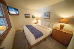 Cozy Keystone Studio | Lake, Views + Hot Tub - Image 4