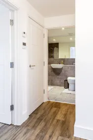 Stylish Two Bedroom Apartment With Free Parking! - Image 3