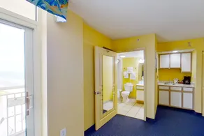 17th floor ocean view studio w/ central AC, shared pool, balcony, shared hot tub - Image 3