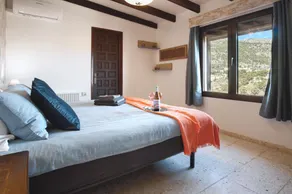 Holiday Apartment \"Charissa\" with Sea View, Shared Pool & Wi-Fi - Image 5