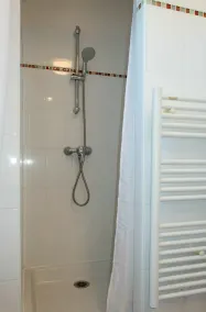 Nice apartment for 6 guests with WIFI, pool, TV, terrace and pets allowed - Image 3