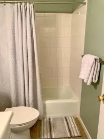 Cozy, Clean, Centrally Located Condo - Image 3