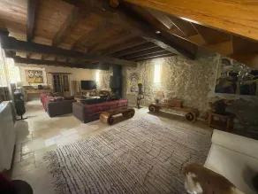 Stunning Gascon farmhouse in totally private setting - Image 3