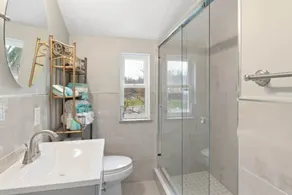 Modern 3 Bedroom Townhome Close to Downtown - Image 5