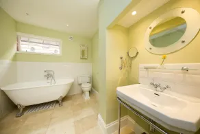 Large Richmond Garden Apartment 4 Bd/3 Bth w Parking (child/pet friendly!) - Image 2