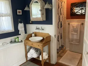 Bucks County Rustic Farmhouse Private Suite - Image 3