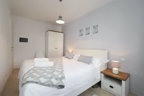 Comfortable apartment near old town - Image 5