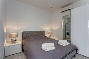 Modern Apartment just off the Promenade - Image 5