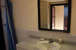 Lovely golf villa, great pool, table tennis, & free wifi, close to Club House - Image 3