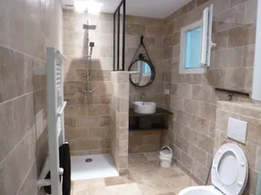 5 Gîtes 2/4 pers. + 3 ch. 26 pers.au total with swimming pool on 5000 m² grounds - Image 2