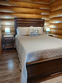 BIG TIMBER RIVER CABINS \"The Eagle's Nest\" - Image 4