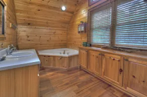 Papa Bear Lodge - Image 3
