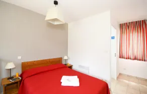 Studio à Montignac | Linge de Lit Inclus + Accès Piscine! - Image 3