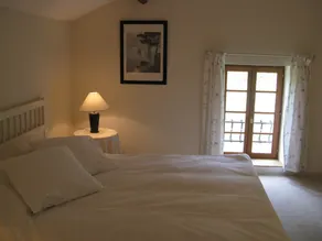 Familienferienhaus in ländlichem Frankreich mit großem Pool und weit reichenden Ansichten - Image 4