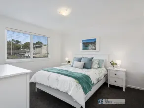 Seacombe Grove, Ventnor with open fire, balcony stunning ocean views - Image 3