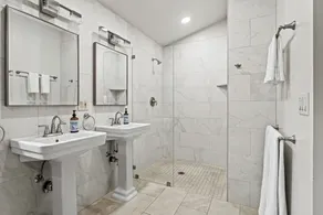 Entire villa in Hopland, California - Image 2