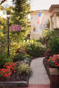 Azalea Inn and Villas - Image 5