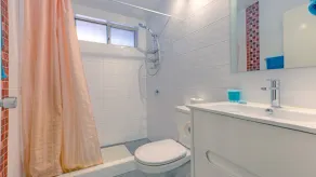 Coral - Well priced family home and Pet Friendly. - Image 2