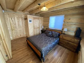 Hand gebautes Blockhaus am Fluss - drei Schlafzimmer, zwei Bäder auf privatem 6. 5 Acres - Image 4
