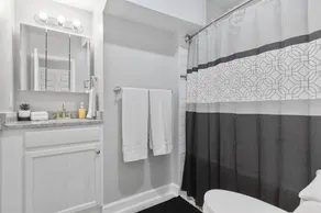 Charm City Homestay in Washington Village - Image 2