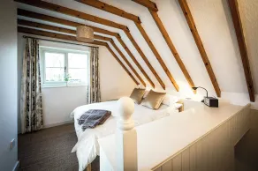 Dreamy Suffolk Country Cottage Escape - Image 3