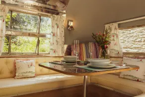 Dixie Airstream - Retro 1970s American Airstream close to Windermere - Image 5