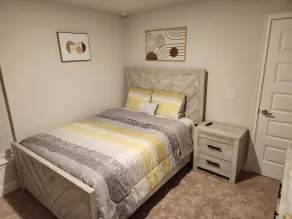 Beautiful and charming home - Image 5