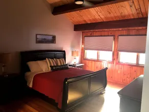 WELCOME TO ON THE ROCK - A RECENTLY RENOVATED  BEAUTIFUL LAKE FRONT HOME - Image 5