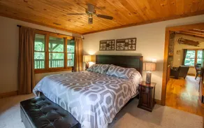 2BD / 2. 5BA Cabin off Blue Ridge Parkway med King Master Suite, Creek, Fire Pit, Shuffleboard Table, nära Blowing Rock attraktioner och App Ski Mtn! - Image 5