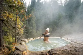 Modern A-Frame cabin w/ hot tub • close to Bend, Crater Lake, Mt Bachelor resort - Image 3