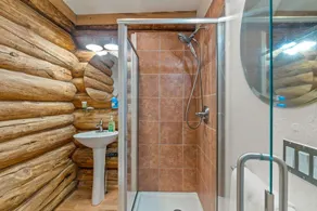 Cascade Getaway, Hot Tub, Fenced Acre, Pet Friendly - Image 4
