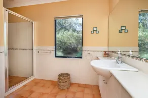 A CHARMING COUNTRY RETREAT BOASTING BREATHTAKING VIEWS OVER GUNYULGUP VALLEY - Image 3