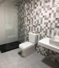 Click & Room - Image 2