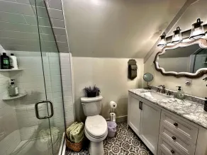 Six Keys: Full house sleeps 7. Bourbon farmhouse style! - Image 4