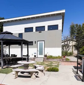 Tiny House Living by the Pool! - Image 2