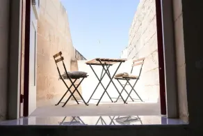Fourteen Guesthouse - Image 5